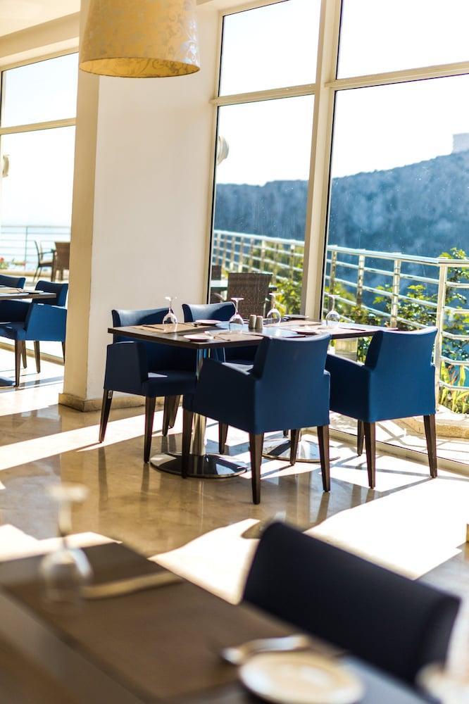 Suites Hotel Mohammed V By Accor 알호세이마 외부 사진