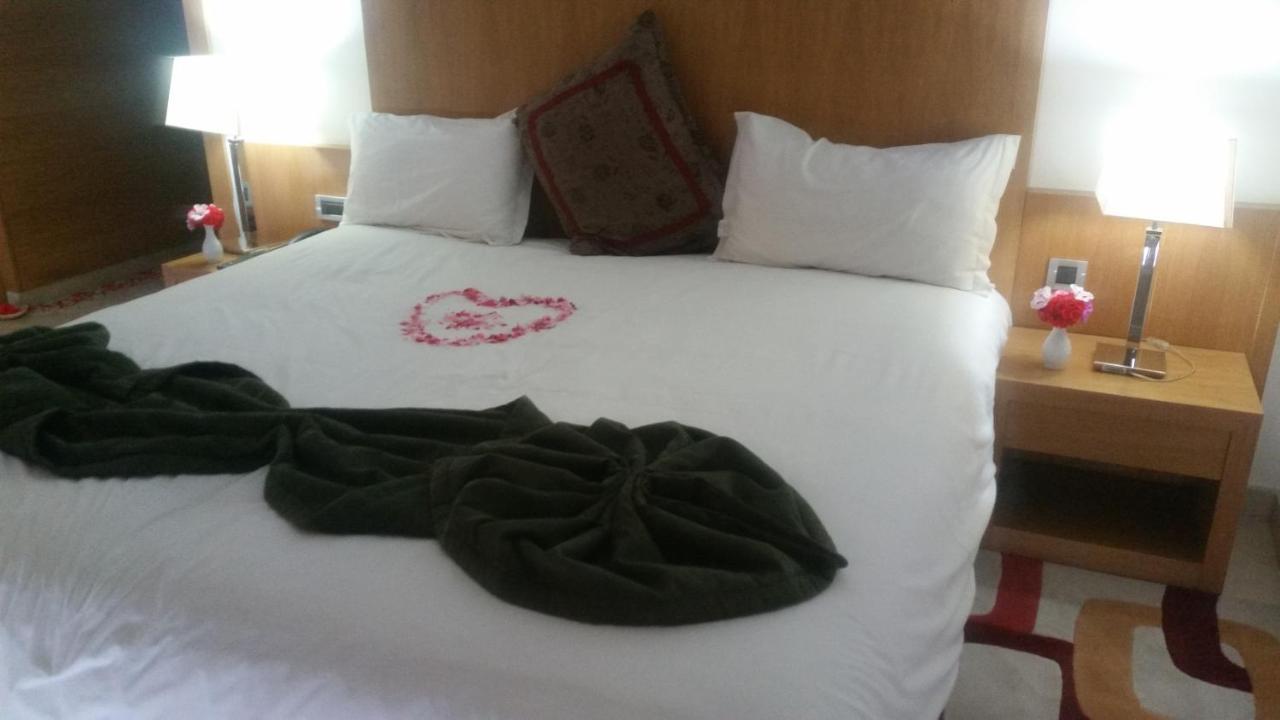 Suites Hotel Mohammed V By Accor 알호세이마 외부 사진