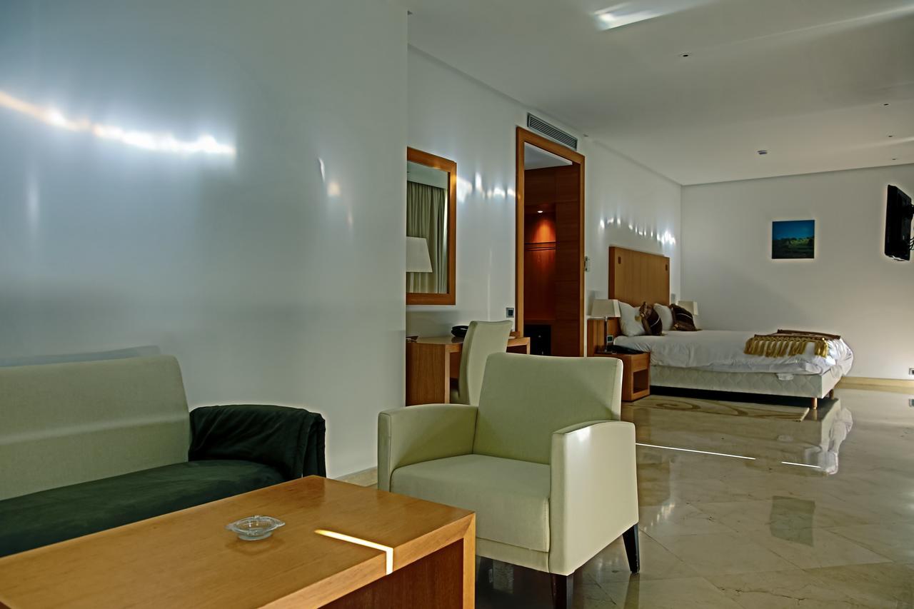Suites Hotel Mohammed V By Accor 알호세이마 외부 사진