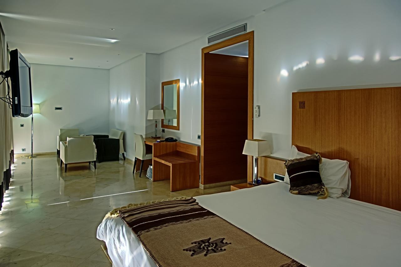Suites Hotel Mohammed V By Accor 알호세이마 외부 사진