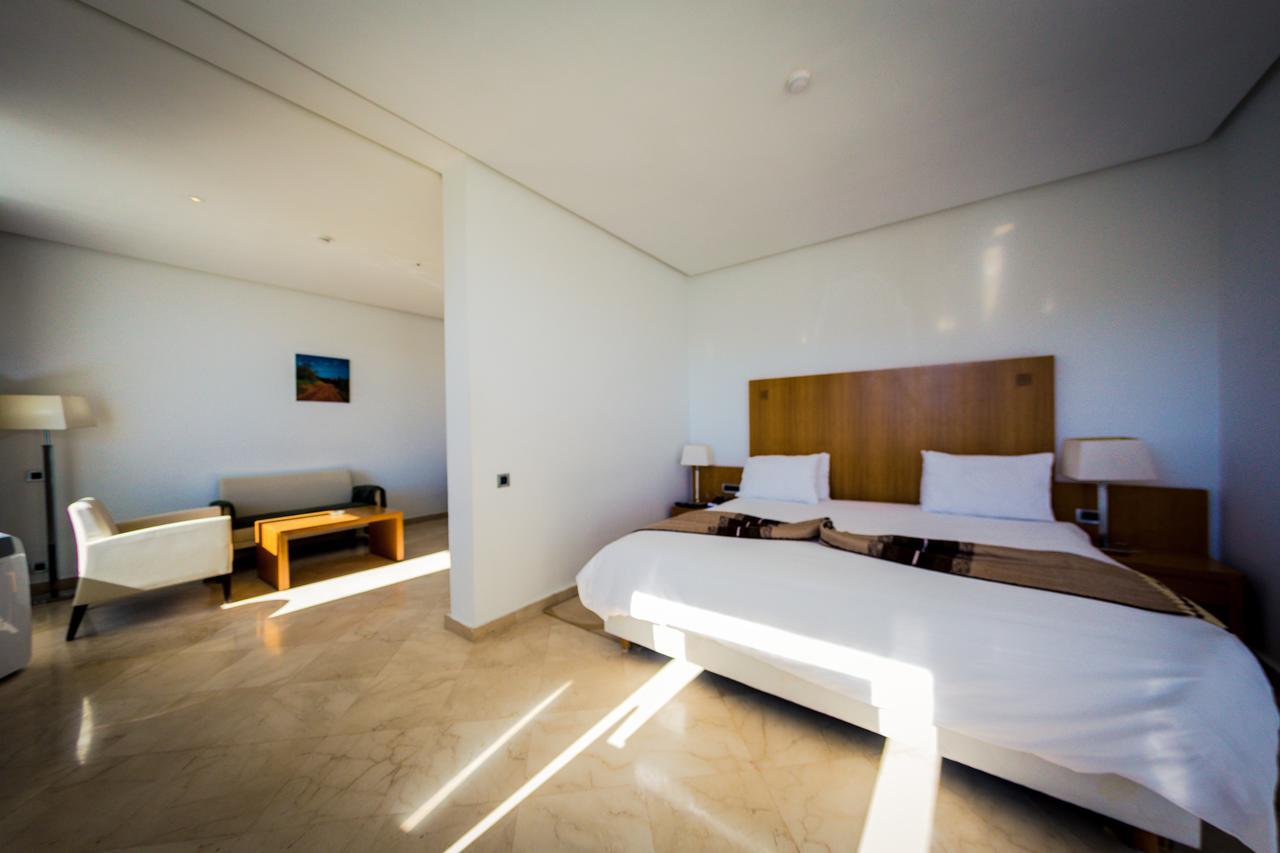 Suites Hotel Mohammed V By Accor 알호세이마 외부 사진
