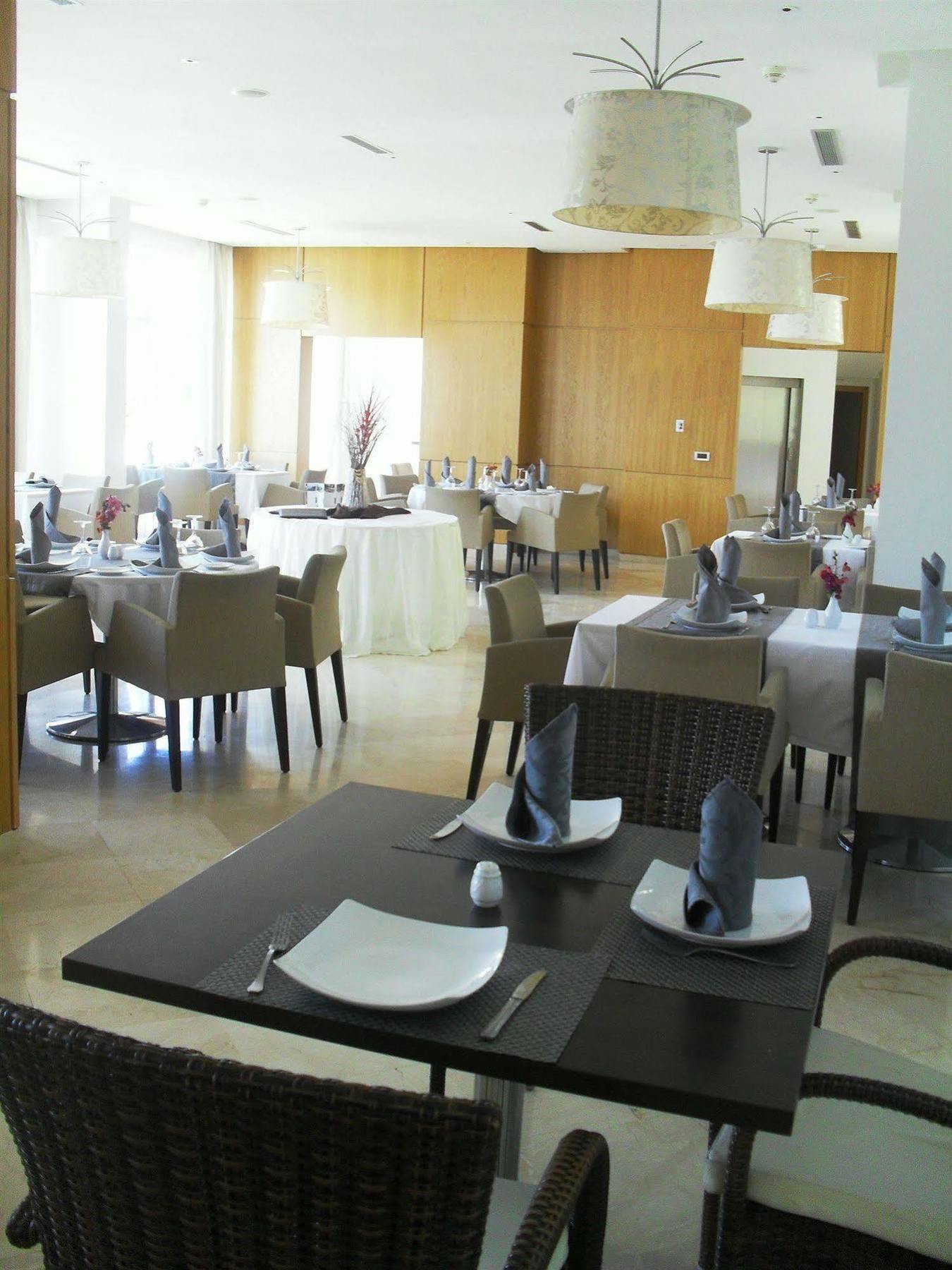 Suites Hotel Mohammed V By Accor 알호세이마 외부 사진