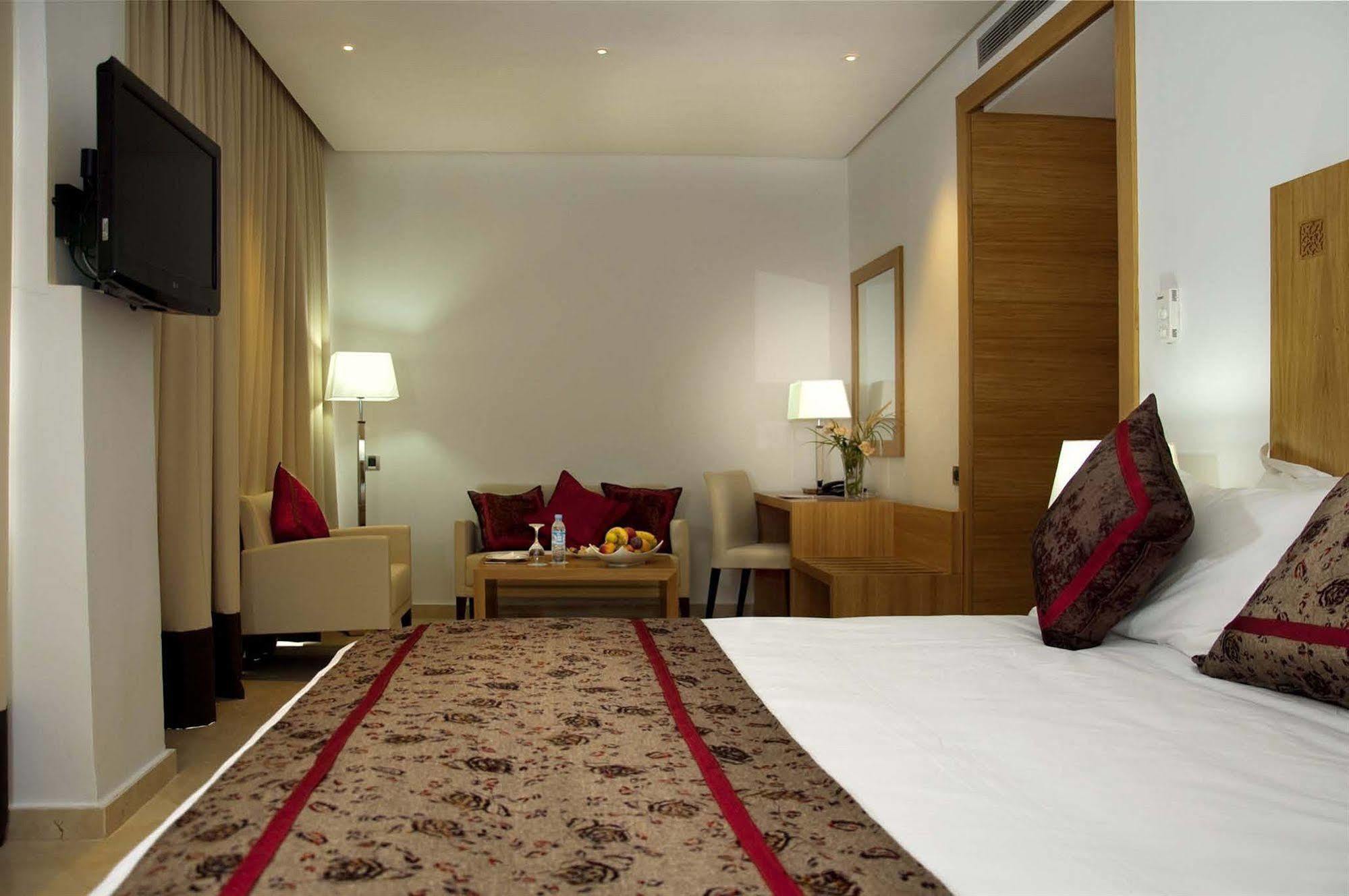 Suites Hotel Mohammed V By Accor 알호세이마 외부 사진