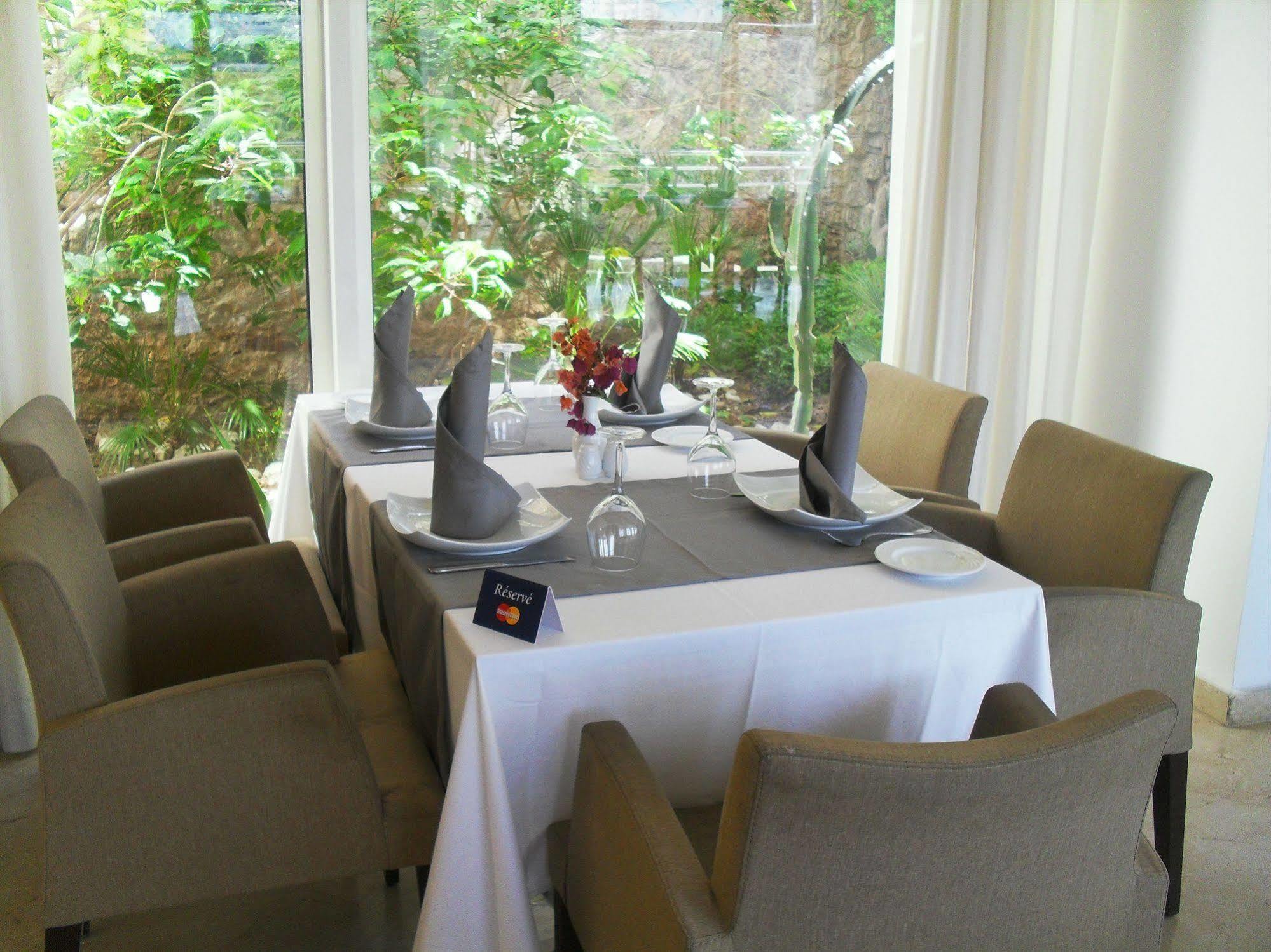 Suites Hotel Mohammed V By Accor 알호세이마 외부 사진